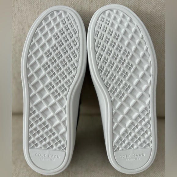 Cole Haan Woman's Size 7B GC Black Leather Sneakers Classic Lace Up NWOT - Picture 7 of 7